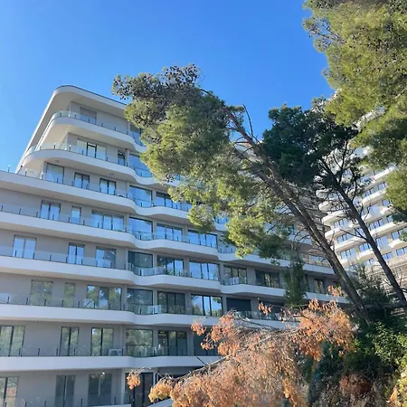 Apartmán Amin Rana E Hedhun